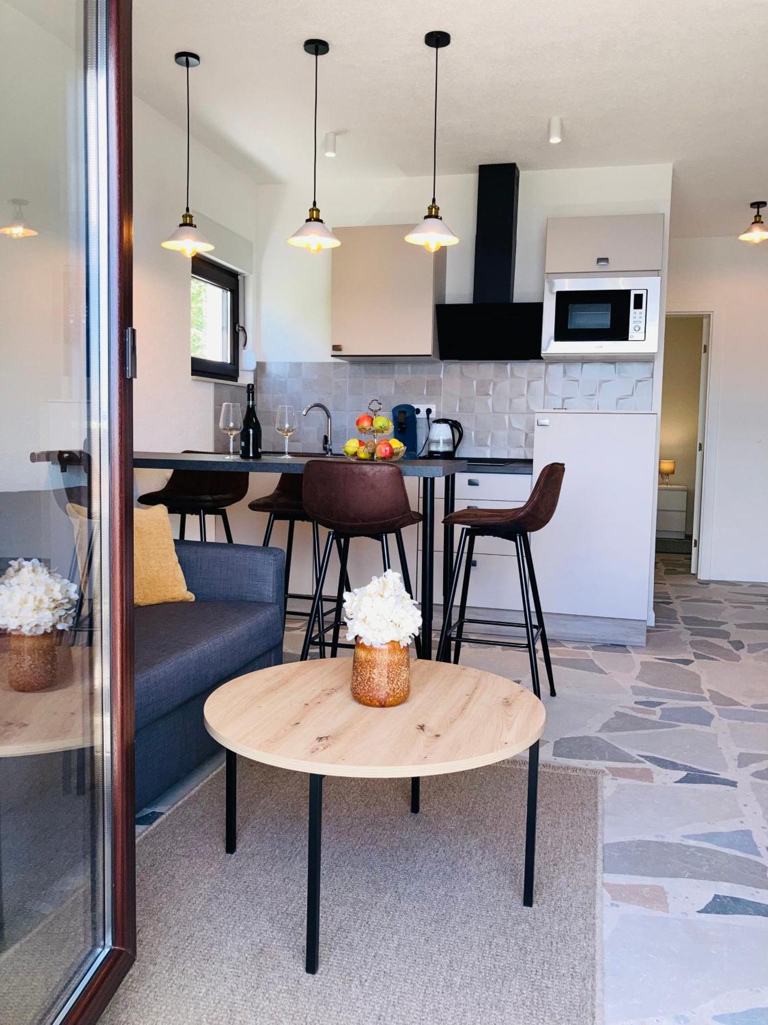 Emmi Apartments Marusici  エクステリア 写真